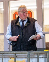 4 Auctioneer Harry Begg